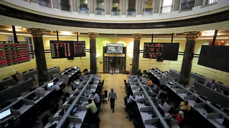 وسط تراجع الاستثمارات الأجنبية.. البورصة تسجل خسارة أسبوعية 3.4%