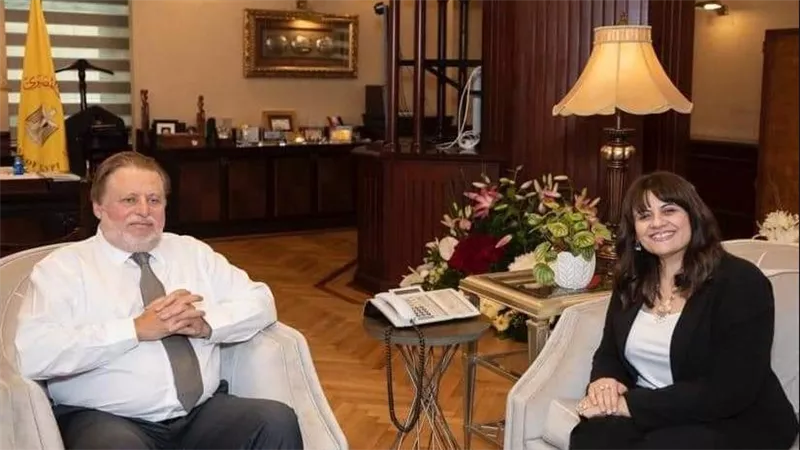 محافظ البنك المركزي يبحث مع وزيرة الهجرة التعاون لتقديم تيسيرات للمصريين بالخارج