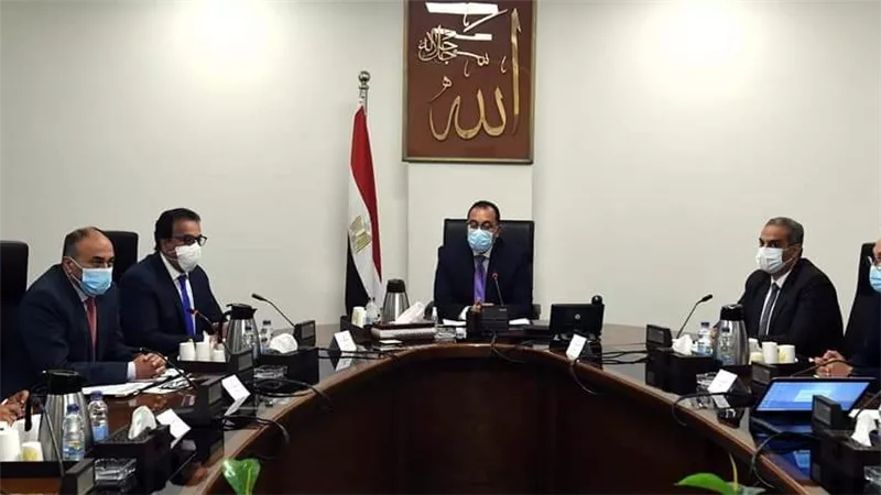 رئيس الوزراء يتابع الموقف التنفيذي للمشروع القومي لتجميع وتصنيع مشتقات البلازما