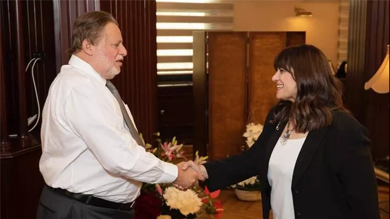 إشادة من المصريين بالخارج بقرارات محافظ البنك المركزي لطمأنة المستثمرين واجتذاب رؤوس أموال