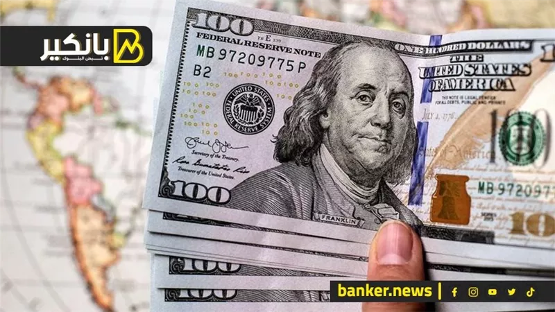 الجنيه يتراجع 3 قروش أمام الدولار.. والاحتياطي يفقد مليوني دولار في أغسطس