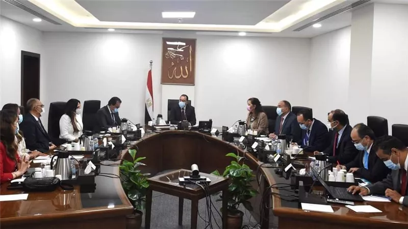 رئيس الوزراء يتابع تنفيذ المشروع القومي لتنمية الأسرة المصرية