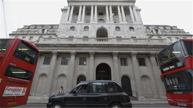 بنك إنجلترا يدافع عن 