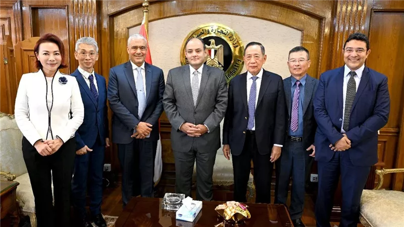 وزير الصناعة: مشروع جديد لانتاج كومبروسر التكييف في مصر باستثمارات 33 مليون دولار
