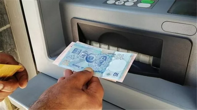 الدينار التونسي يسجل تراجع قياسي مقابل الدولار