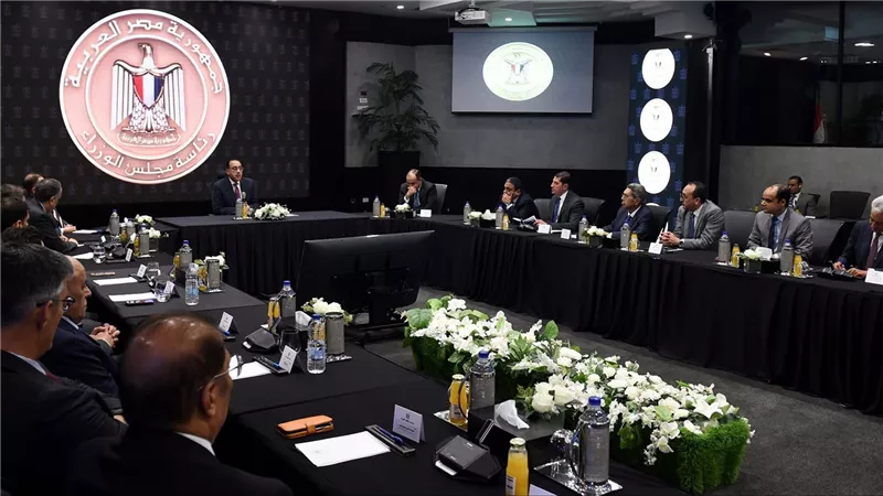 مدبولي: توطين الصناعة ومشروعات الطاقة المتجددة والاتصالات على رأس أولوياتنا