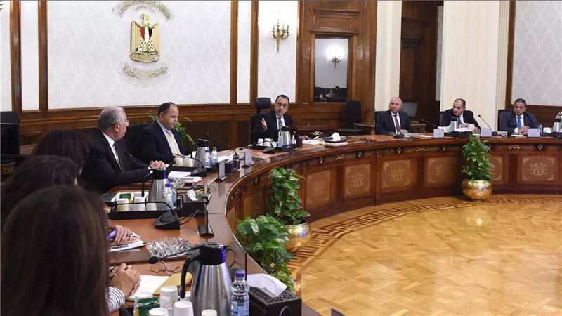 مدبولي يوجه بتشكيل مجموعة من الوزراء والبنك المركزي لزيادة الصادرات إلى إفريقيا