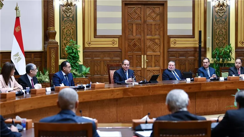 السيسي: حريصون على التفاعل المباشر مع المستثمرين لدعم الاقتصاد