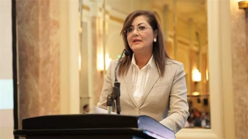السباحة ضد التيار.. وزيرة التخطيط تكشف مراحل الصدمات والصعود في ملف اقتصاد مصر