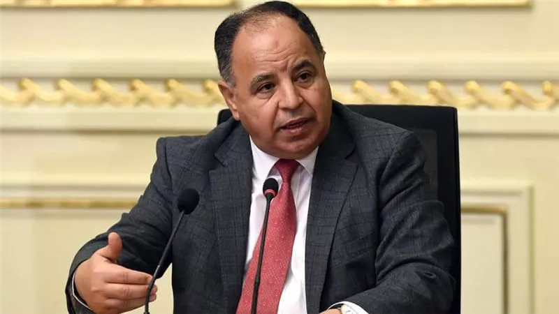 المالية تعلن عن شرط جديد للمغتربين الراغبين في استيراد سيارات من الخارج.. ماهو؟