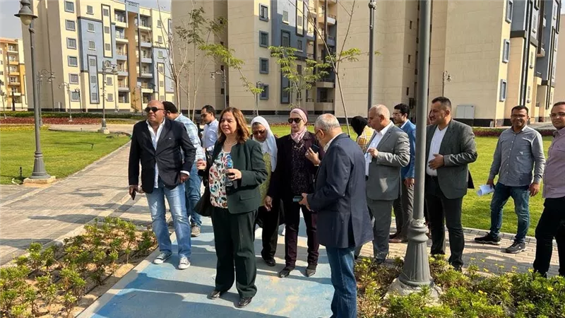 رئيس صندوق الإسكان الاجتماعي تتفقد نماذج وحدات العمارة الخضراء بحدائق العاصمة