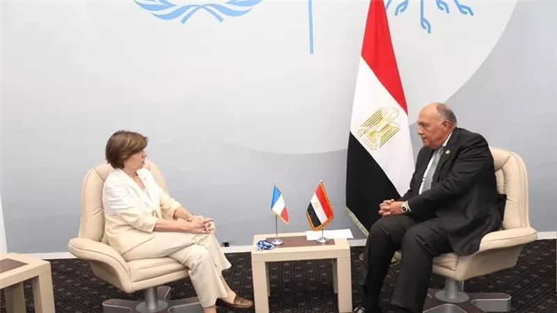 سامح شكري يستقبل وزيرة خارجية فرنسا على هامش مؤتمر شرم الشيخ لتغير المناخ