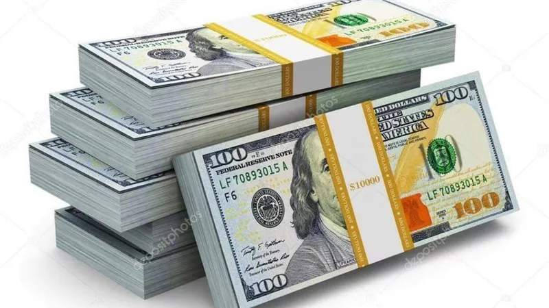 الدولار يقترب من تسجيل أكبر انخفاض في يومين منذ 2009