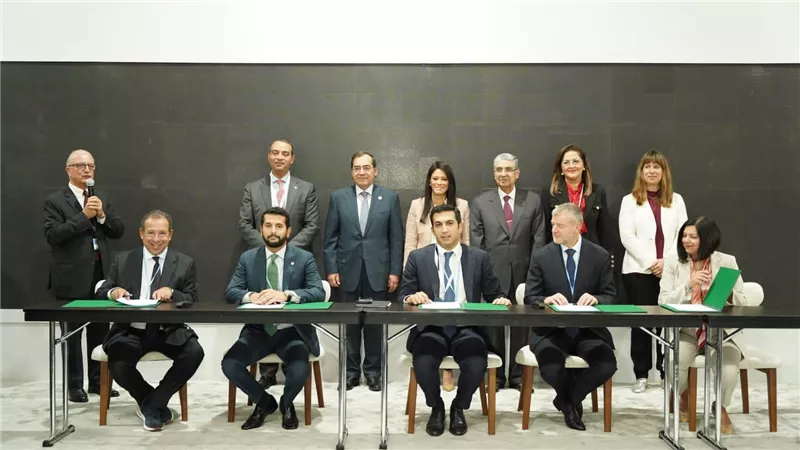 توقيع اتفاقيات بقيمة 83 مليار دولار في قطاع الطاقة المتجددة