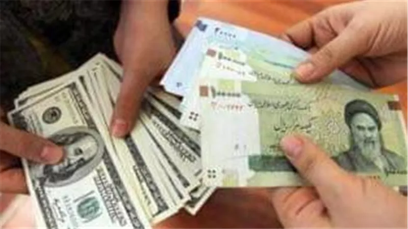 الدولار يتدوال عند 370 ألفا و200 ريال إيراني في السوق السوداء