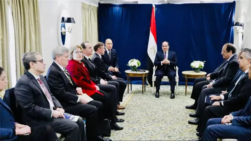 تشاورات بين السيسي ورئيس البنك الدولي لدعم جهود الحفاظ على مسار التنمية الشاملة
