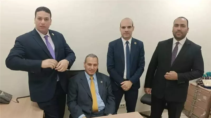 جمارك مطار القاهرة تضبط محاولة تهريب عدد من السبائك الذهبية|صور 