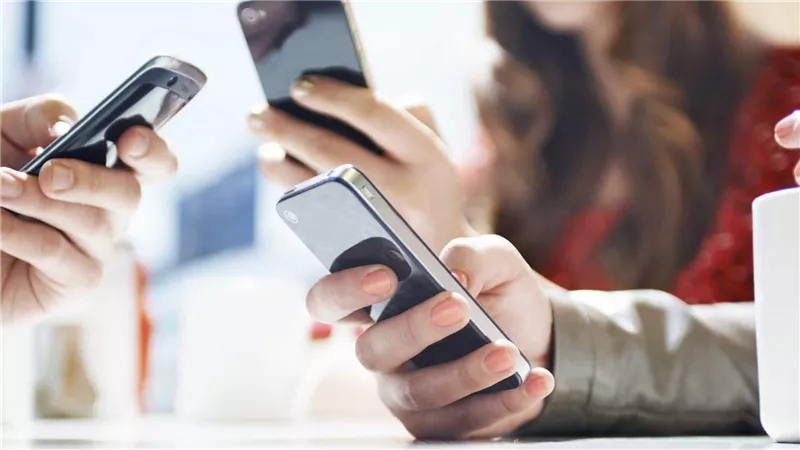 هل ترتفع أسعار الاتصالات في مصر قريبا؟.. رئيس جهاز تنظيم الاتصالات يجب؟