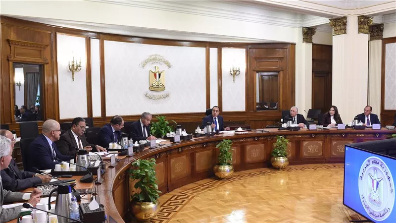 رئيس الوزراء: بدء الترتيبات الخاصة بالإفراج عن كل السلع الموجودة في الموانئ تباعا
