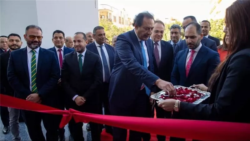 بنك البركة يفتتح