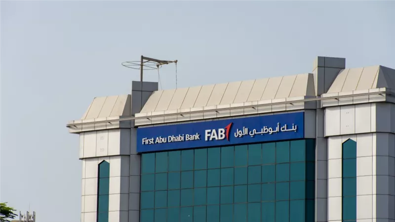 بنك أبوظبي الأول : كنا في مراحل مبكرة من تقييم عرض لبنك ستاندرد تشارترد