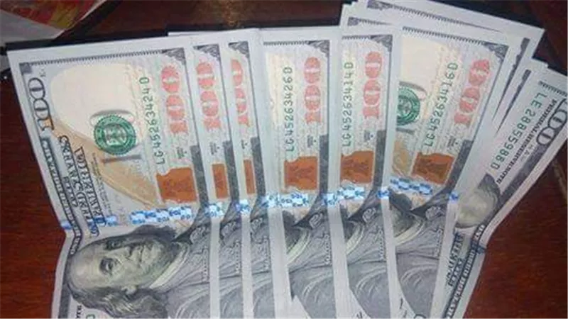 بعد انخفاض قيمة الجنيه..ماذا ينتظر المصريين ؟