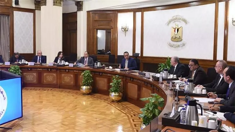 بحضور «المركزي».. مدبولي يستعرض مبادرة جديدة لدعم الصناعة والزراعة بـ150 مليار جنيه
