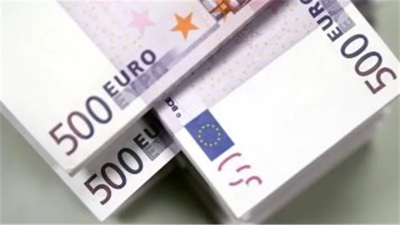 سعر اليورو أمام الجنيه فى تعاملات اليوم السبت 14 يناير 2023