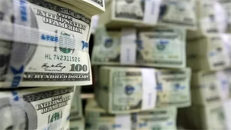 مصرف لبنان يحدد سعر صرف جديدا يبلغ 15 ألف ليرة مقابل الدولار