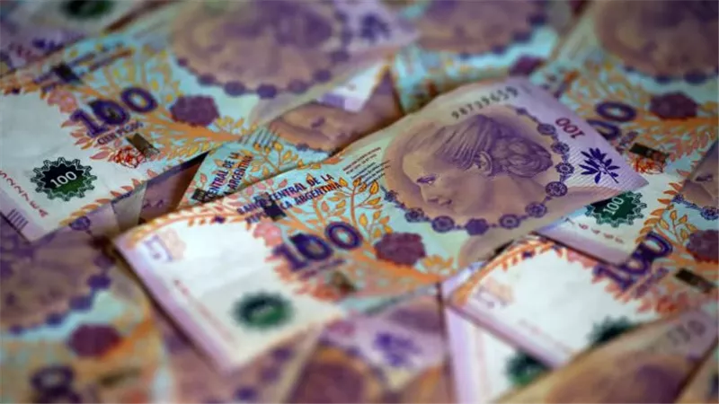 ضربة للدولار.. البرازيل والأرجنتين تتفقان على إطلاق العملة الموحدة
