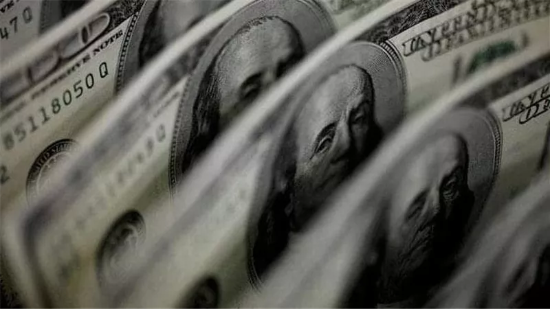 ارتفاع الدولار قبل حسم الفائدة الأمريكية