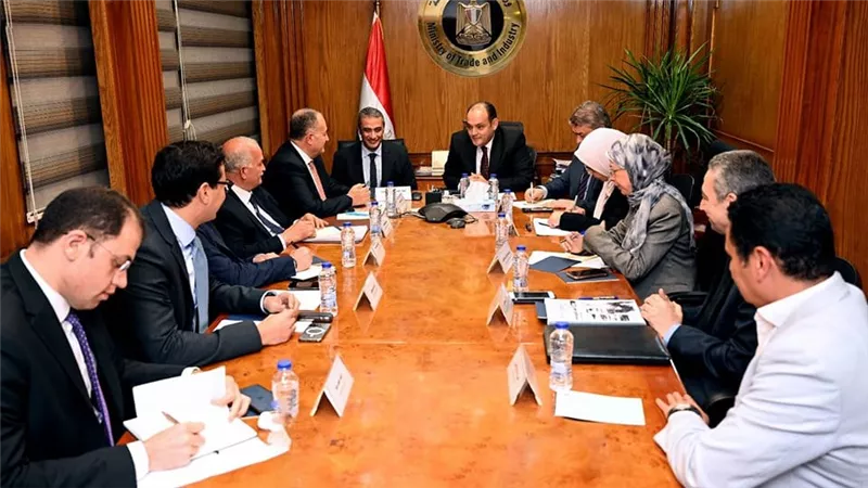 وزير التجارة: نعمل على جذب استثمارات جديدة فى صناعة اللود وتوطينها في مصر