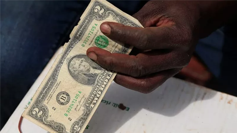 تخفيض أعلى سعر فائدة في العالم من 200% إلى 150%