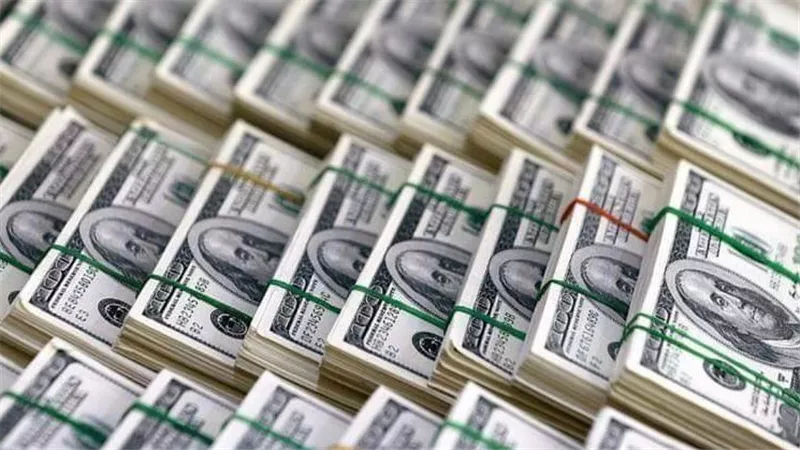 سعر الدولار أمام الجنيه المصري في تعاملات اليوم الأحد 5-2-2023