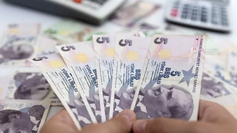 الليرة التركية تهبط إلى مستوى قياسي جديد