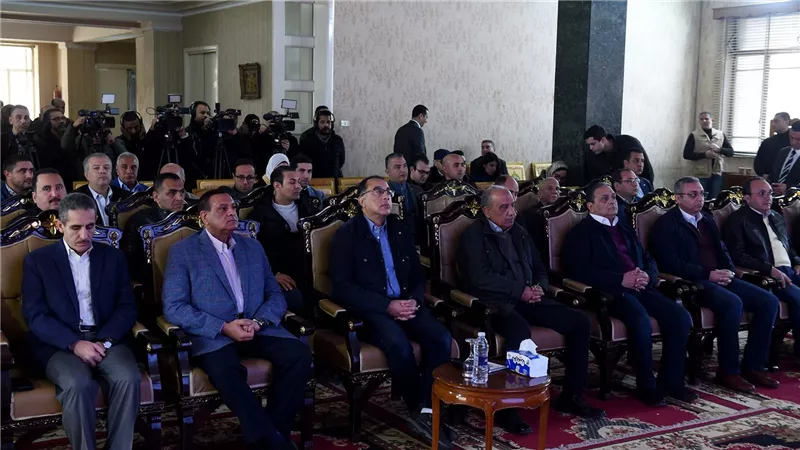 مدبولي: الحكومة هدفها النهوض بصناعة الغزل والنسيج