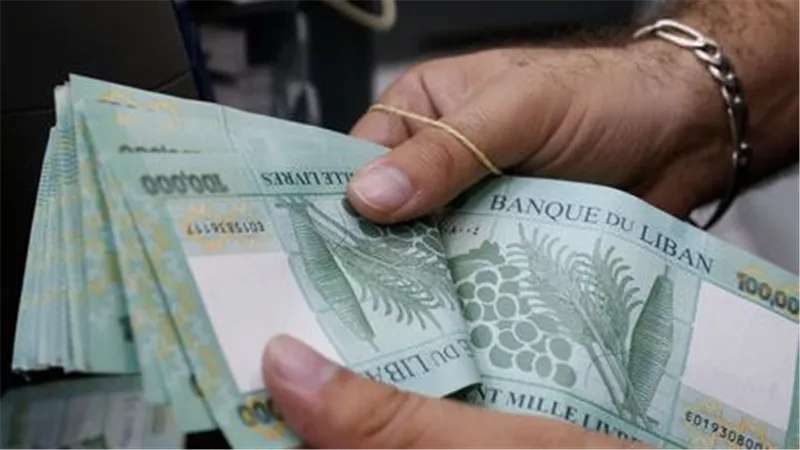 عملة عربية تنهار لمستوي تاريخي غير مسبوق .. السوق السوداء تحكم سعر الصرف 