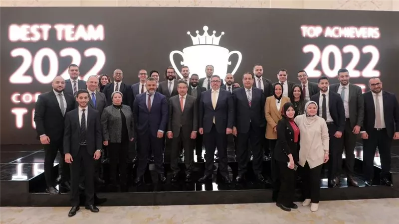 بنك التعمير والإسكان يكرم أفضل قطاعين لعام 2022