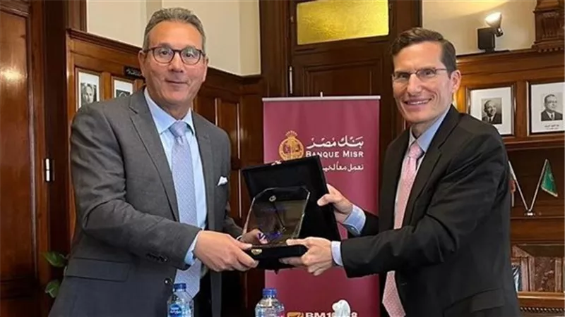 فيزا تمنح بنك مصر جائزة الأسرع نموا بعمليات بطاقات الائتمان لعام 2022