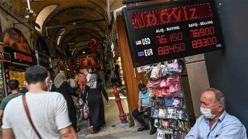 الليرة التركية تهبط إلى مستوى تاريخي غير مسبوق