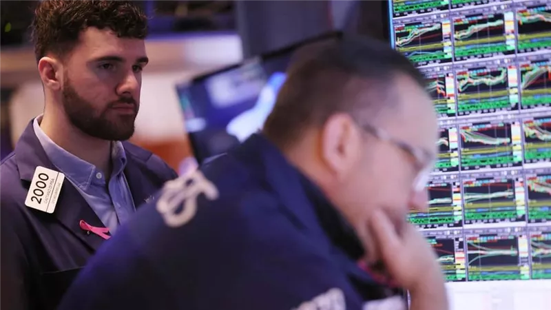 الأسواق تترقب جاكسون هول.. انخفاض جماعي لعوائد السندات الأمريكية