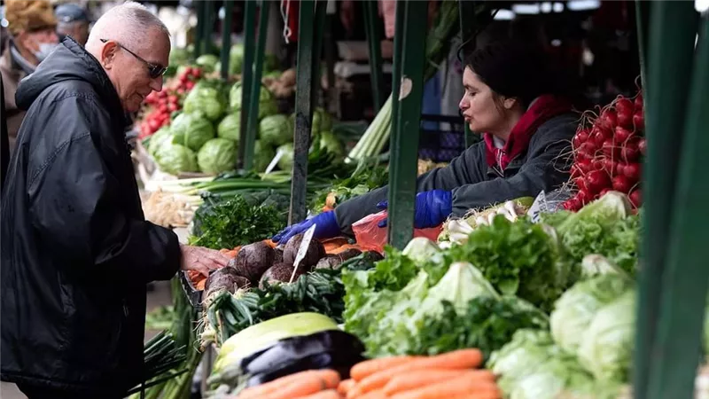 تراجع أسعار المواد الغذائية 20 % خلال 12 شهرا