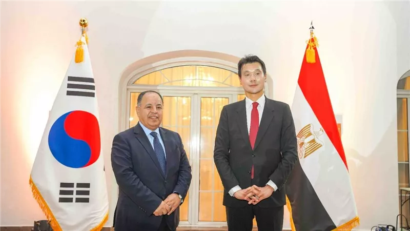 سفير كوريا الجنوبية يبحث مع وزير المالية سبل تعزيز الاستثمارات الكورية في مصر
