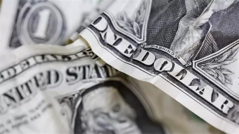 سعر الدولار أمام الجنيه المصري في تعاملات اليوم الأحد 16-4-2023