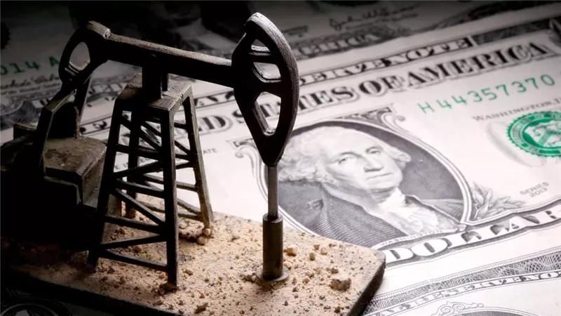 ارتفاع الدولار مع زيادة توقعات رفع أسعار الفائدة