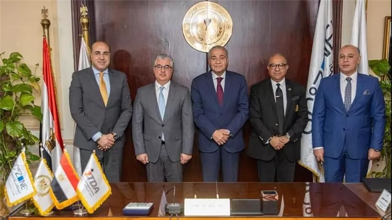 تعاون بين التموين والمنطقة الاقتصادية لقناة السويس لإنشاء مكتب سجل تجاري نموذجي داخل الهيئة