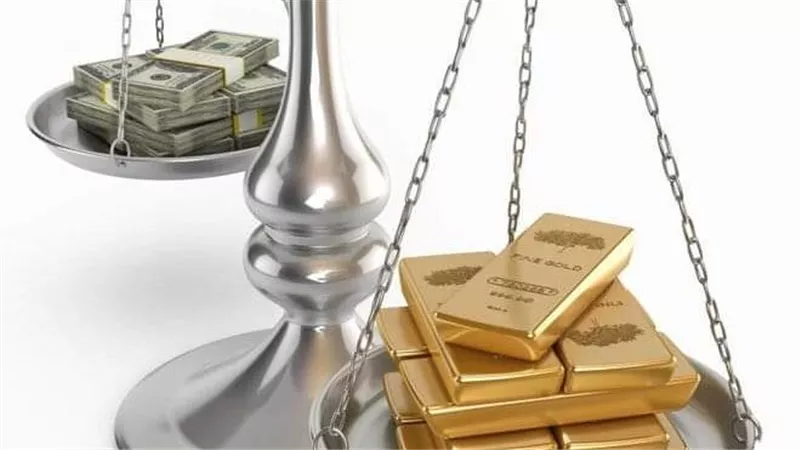 الذهب يرتفع مع تراجع الدولار وسط ترقب لمسار الفائدة في أمريكا