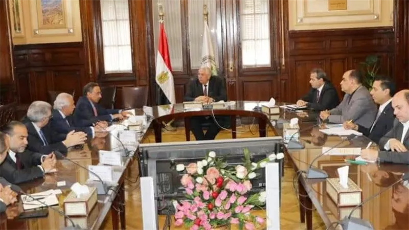 القصير يبحث مع مسئولى غرفة التجارة الأمريكية بالقاهرة سبل التعاون المصري الأمريكي