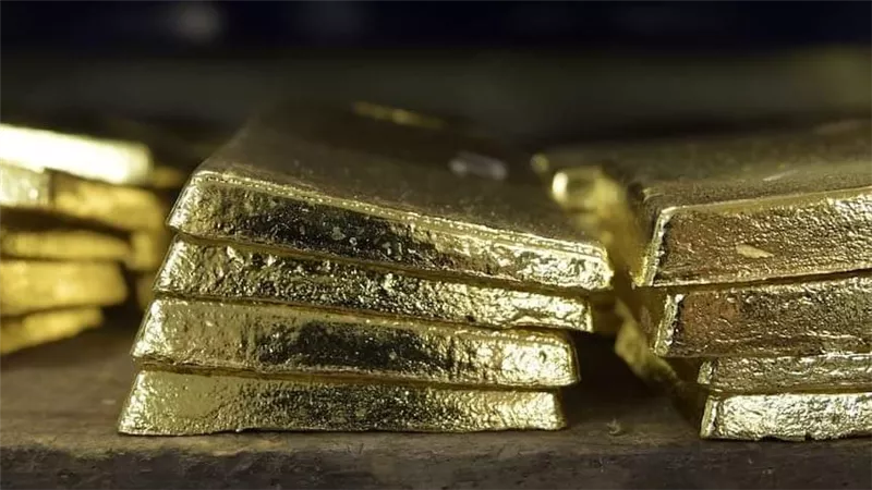 صدروا الذهب للخارج وتحكموا في الأسعار وأشعلوا الأسواق.. من هم المسؤجية؟