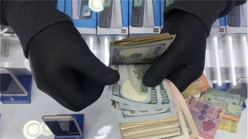 سعر الدولار أمام الجنيه المصري في تعاملات اليوم الأربعاء 24-5-2023